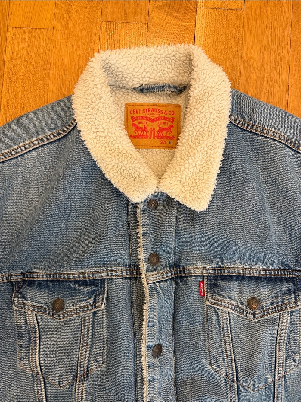 Levi's Light Blue Denim Jacket with Cream Sherpa Lining